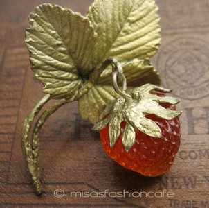 （画像用） Michaudブローチ再販！ 苺　ストロベリー