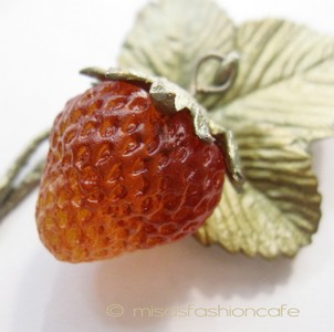 （画像用） Michaudブローチ再販！ 苺　ストロベリー