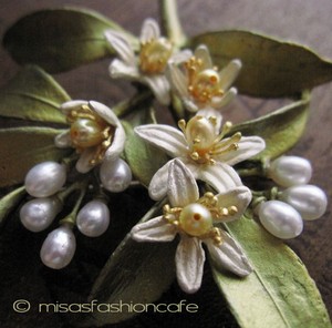 （画像用） Michaudブローチ　再販！ オレンジの花　真珠