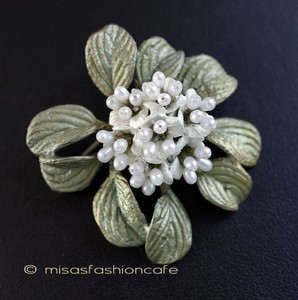（画像用） マイケルミショーブローチ 真珠 小花ブーケ
