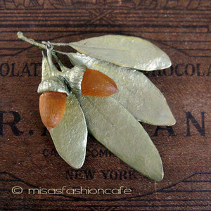 （画像用） マイケルミショー ブローチ 樫の木 どんぐり