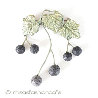 （画像用） Michaud ブローチ 天然石 カシスの実