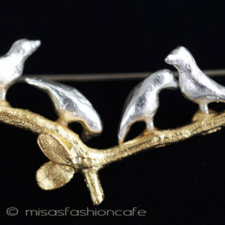 （画像用） マイケルミショーブローチ 銀の鳥と金の小枝