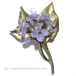 （画像用） マイケルミショーブローチ ライラックの花束