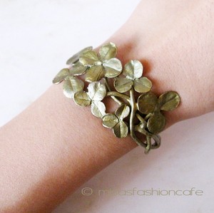 （画像用） マイケルミショー　再販！ 幸運のクローバーバングル