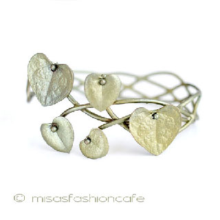 （画像用） マイケル ミショー ハートの葉　バングル