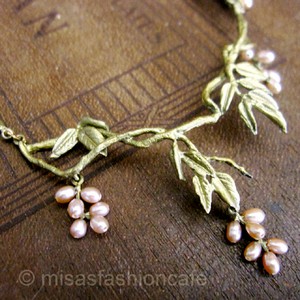 （画像用） マイケルミショー ネックレス 真珠・藤のお花