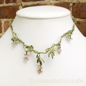 （画像用） マイケルミショー ネックレス 真珠・藤のお花