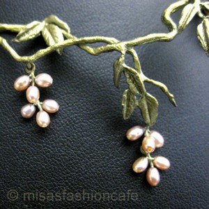 （画像用） マイケルミショー ネックレス 真珠・藤のお花