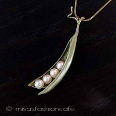 （画像用） マイケルミショー・ネックレス ４真珠のさやえんどう豆