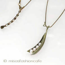 （画像用） マイケルミショー・ネックレス ４真珠のさやえんどう豆