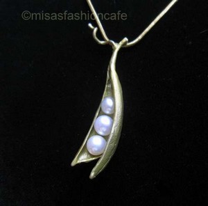 （画像用） マイケルミショー　再販！ ３真珠の豆　ネックレス