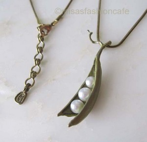 （画像用） マイケルミショー　再販！ ３真珠の豆　ネックレス