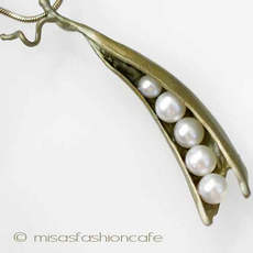 （画像用） マイケルミショー　再販！ 真珠えんどう豆ネックレス