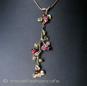 （画像用） マイケルミショー ネックレス バラ　天然石とケシパール