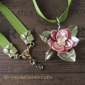 （画像用） マイケルミショー ネックレス 真珠・ケシパールのローズ