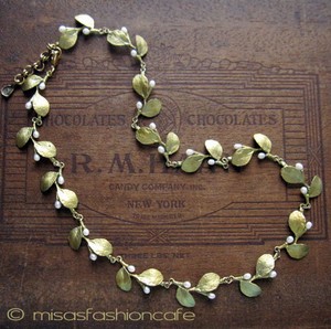 （画像用） マイケルミショー ネックレス 真珠と葉ボタニカル