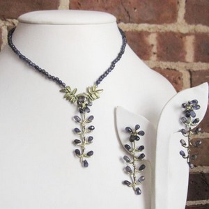 （画像用） マイケルミショー ネックレス 天然石・藤の花