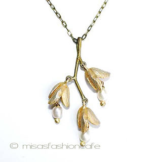 （画像用） マイケルミショーネックレス 真珠　アーモンドの花