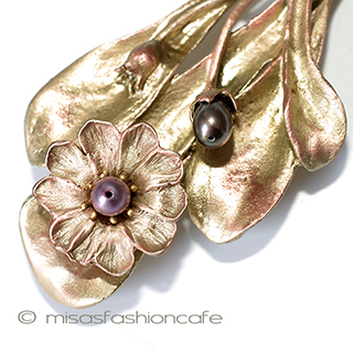 （画像用） マイケルミショー 真珠のお花ブローチ