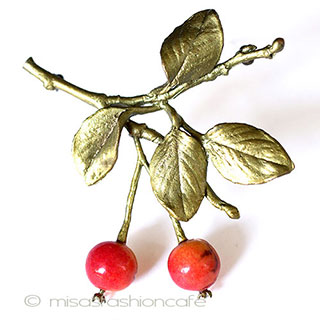 （画像用） マイケルミショーブローチ 天然珊瑚の野りんご　