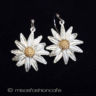 （画像用） ピアス　または　クリップ デイジーのお花　再販