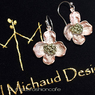 （画像用） ピアス　または　クリップ ハナミズキの花　再販