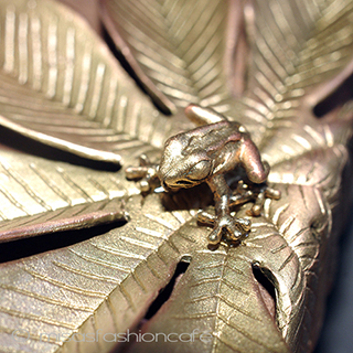 （画像用） マイケルミショー　カエル チーズ前菜用まな板