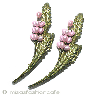 （画像用） ラベンダー真珠のお花 ブローチ２個セット