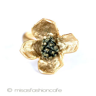 （画像用） マイケルミショーリング 24Kgp　ハナミズキの花