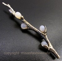 （画像用） Michaud ブローチ 猫柳