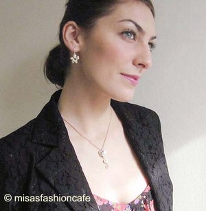 （画像用） Michaud ピアス 真珠つつじの花