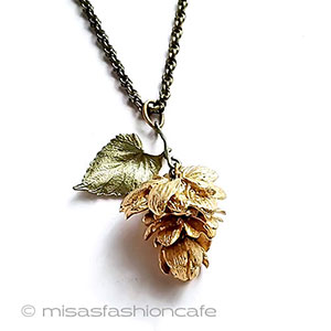 （画像用） マイケルミショー ホップの花ネックレス