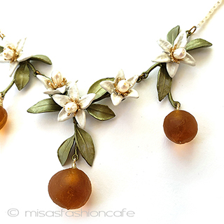（画像用） オレンジのネックレス 真珠の花＆フルーツ果実