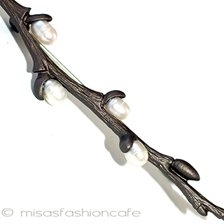 （画像用） 真珠の猫柳ブローチ