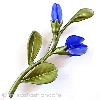 （画像用） インディゴの花ブローチ