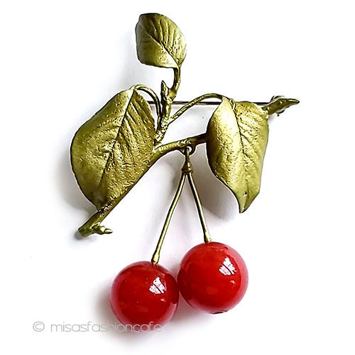 （画像用） 天然石チェリー　ブローチ