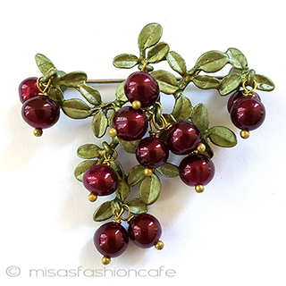 （画像用） 真珠ベリー　ブローチ パールのクランベリー