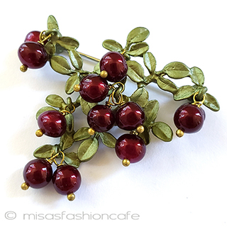 （画像用） 真珠ベリー　ブローチ パールのクランベリー