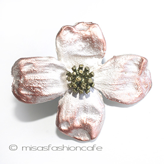 （画像用） マイケルミショー 再販！ ハナミズキの花ブローチ