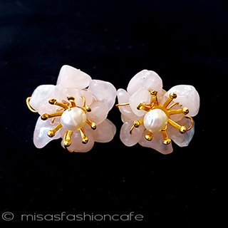 （画像用） 真珠・天然石お花ピアス ローズ・クオーツの薔薇