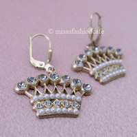 （画像用） クラウン　ピアス　仏製