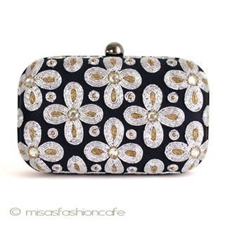 （画像用） ＳＡＮＴＩサンティ クラッチ 　針刺繍の花BOX