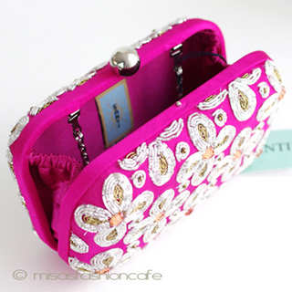 （画像用） ＳＡＮＴＩサンティ クラッチ 　針刺繍の花BOX