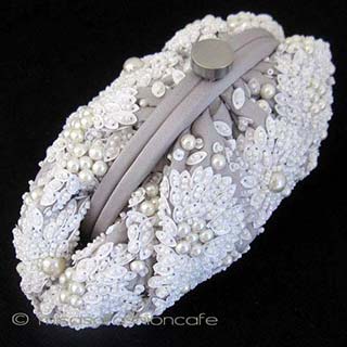 （画像用） SANTIサンティ クラッチ 　スノーフラワー