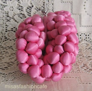 （画像用） SANTI サンティ クラッチ シルク・ポンポン