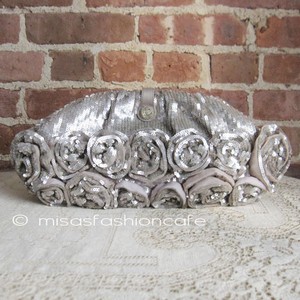 （画像用） SANTI サンティ クラッチ 新作！銀フラワー（大）