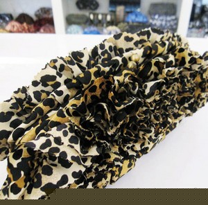 （画像用） SANTI サンティ クラッチ 　花レオパード