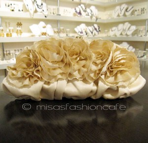 （画像用） SANTI サンティ クラッチ シルク・フラワー