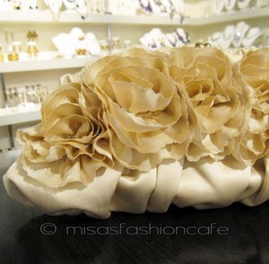 （画像用） SANTI サンティ クラッチ シルク・フラワー